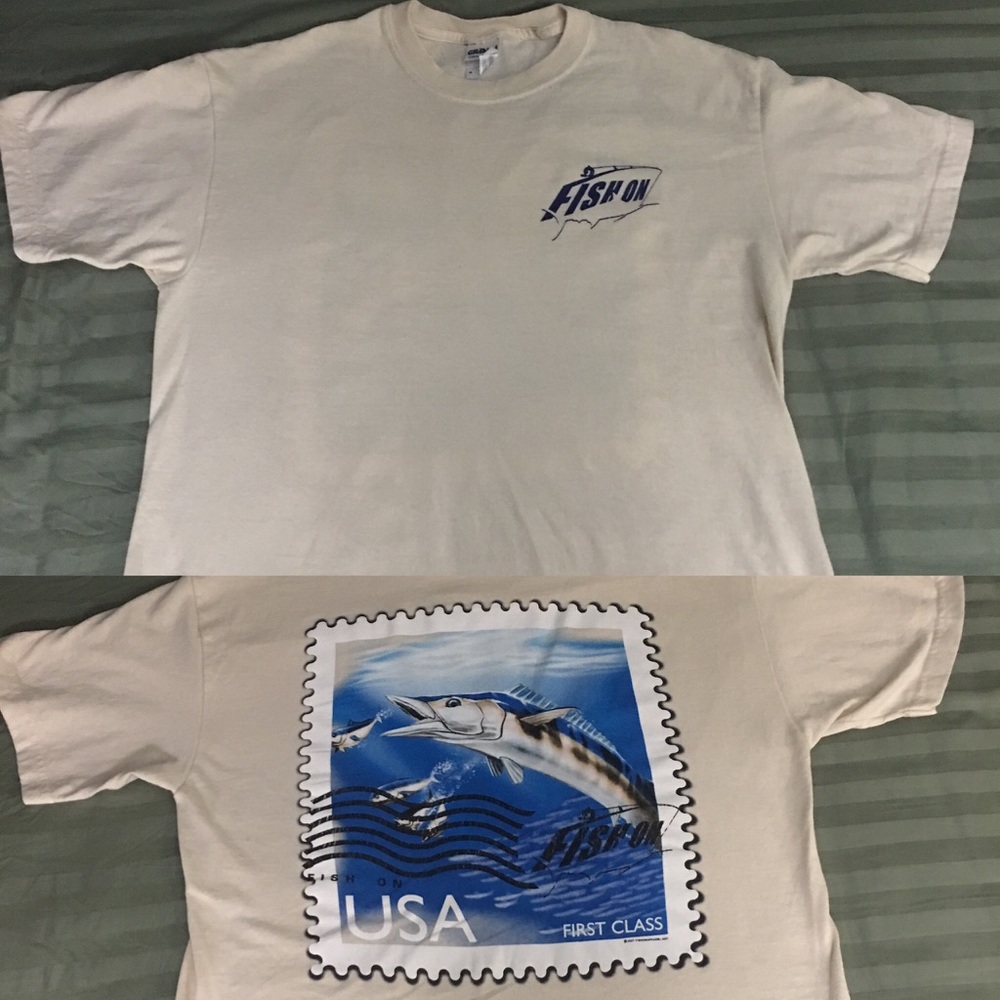 ❗️SOLD ❗️Fish on creen colored fishing T-shirt